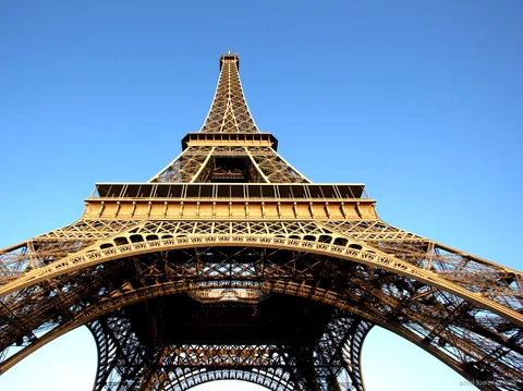 Vue sur Paris depuis le deuxième étage de la tour Eiffel