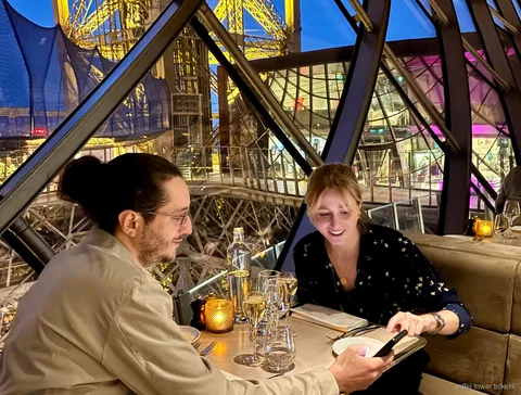 Eiffel Tower dinner tickets: table with a view at Madame Brasserie