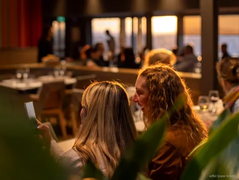 Gerecht geserveerd bij Madame Brasserie op de eerste verdieping van de Eiffeltoren