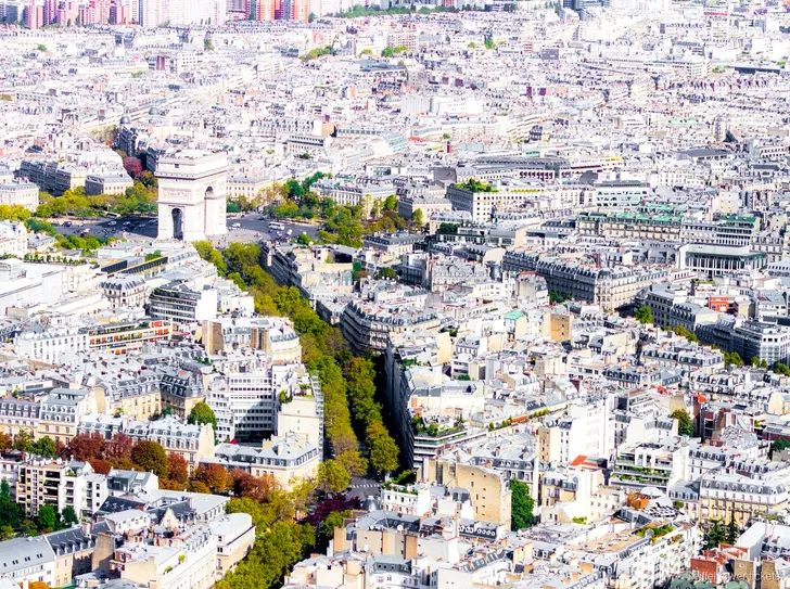 Paris silhuett sedd från Eiffeltornets topp