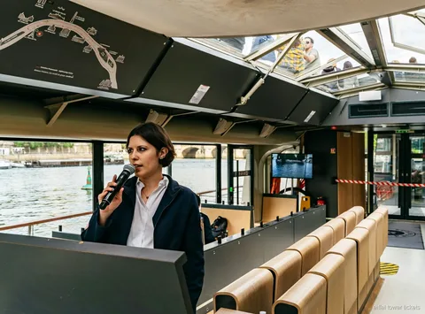 Seine-kryssning från Eiffeltornet med utsikt över Paris broar