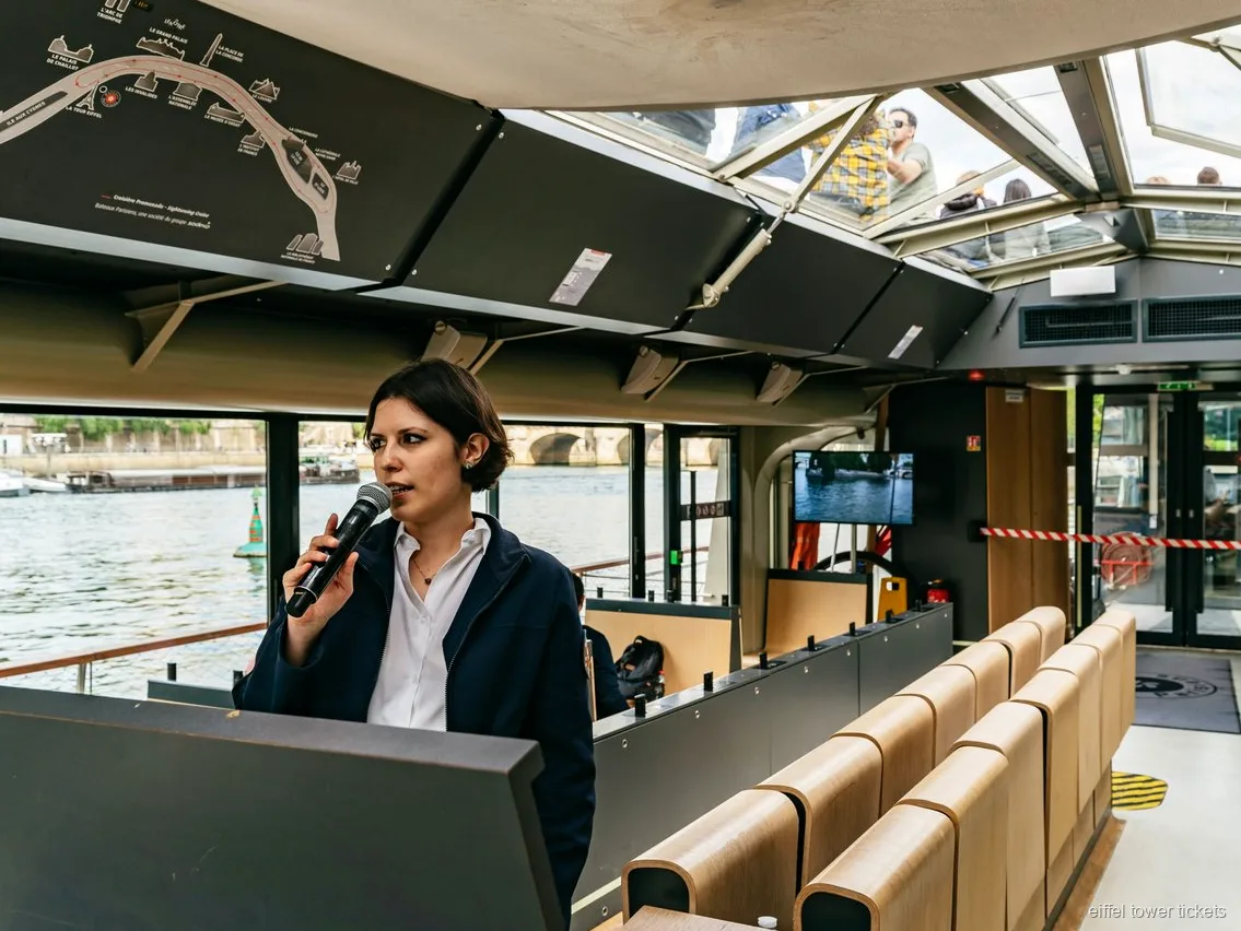 Sejltur på Seinen fra Eiffeltårnet med udsigt til Paris' broer